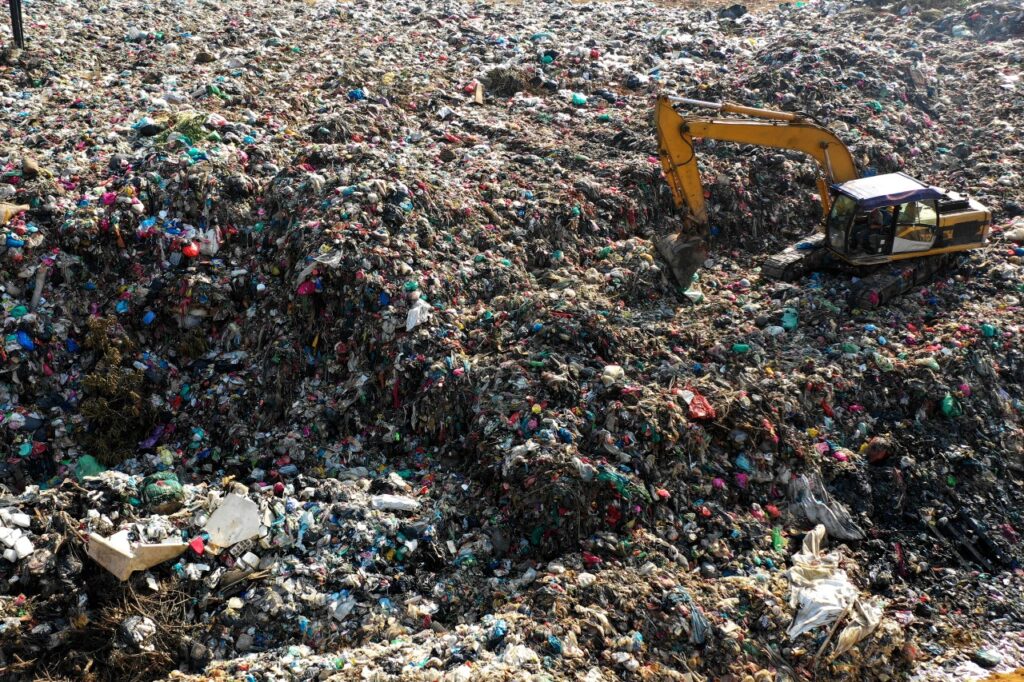 Drowning in Waste – Case Indonesia - Woima Corporation