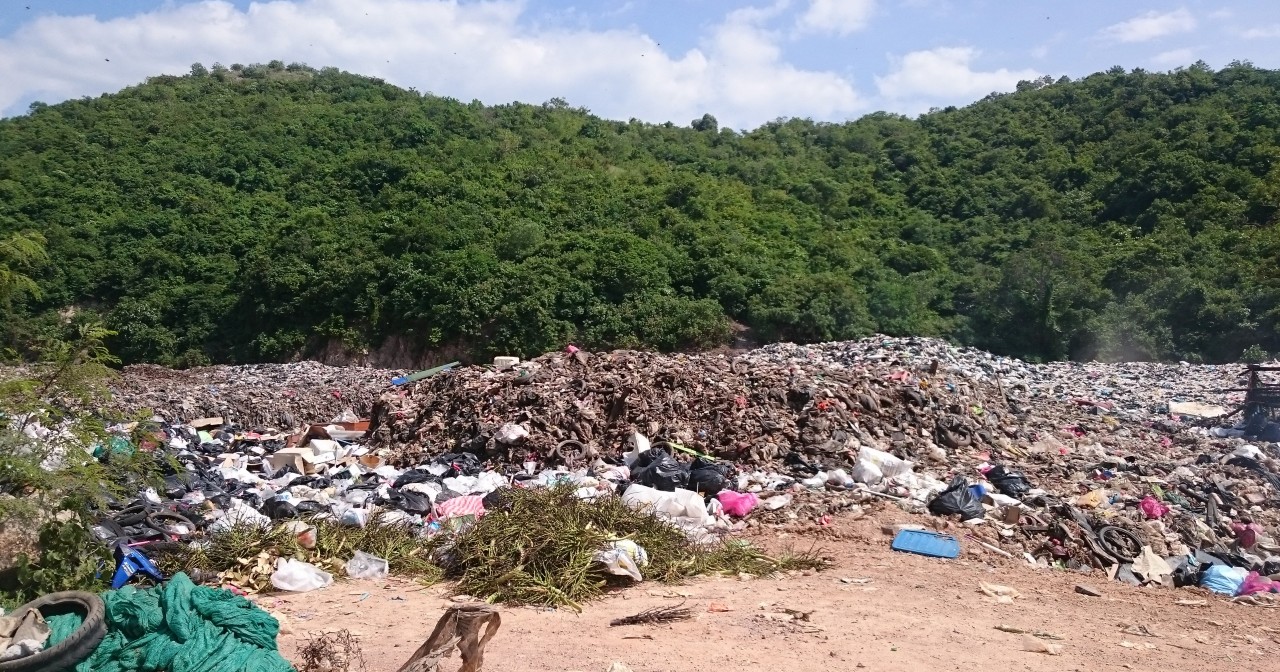 Worlds Largest Landfills As A Source For Landfill Mining Case